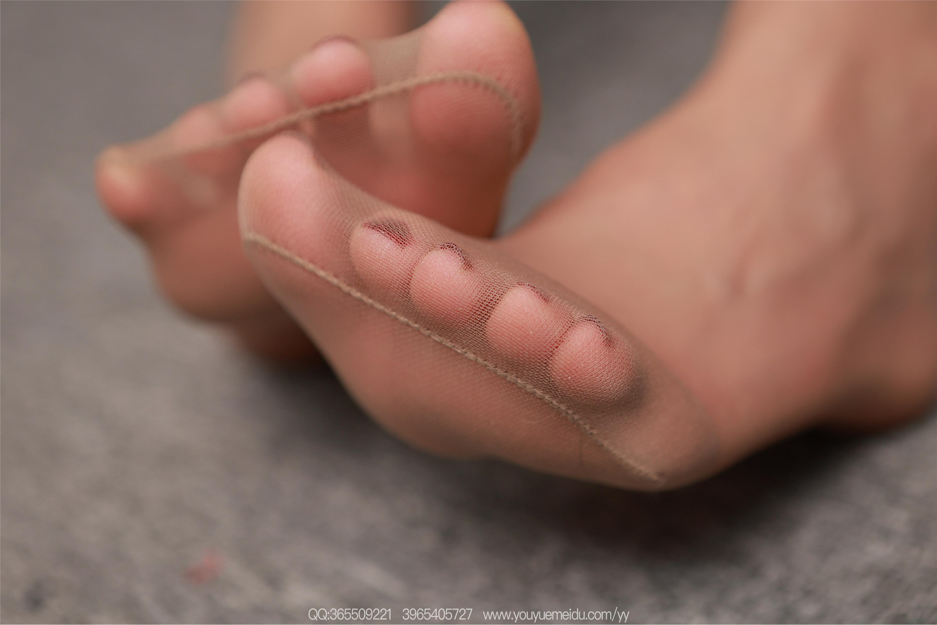 IESS异思趣向  2025.11.22 丝享家2218：团团《漏肩旗袍》